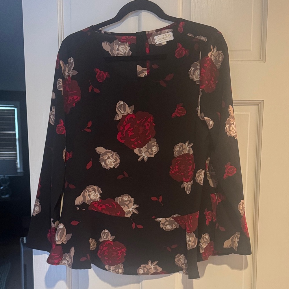 Mudpie Floral Black and Red Women's Top medium
